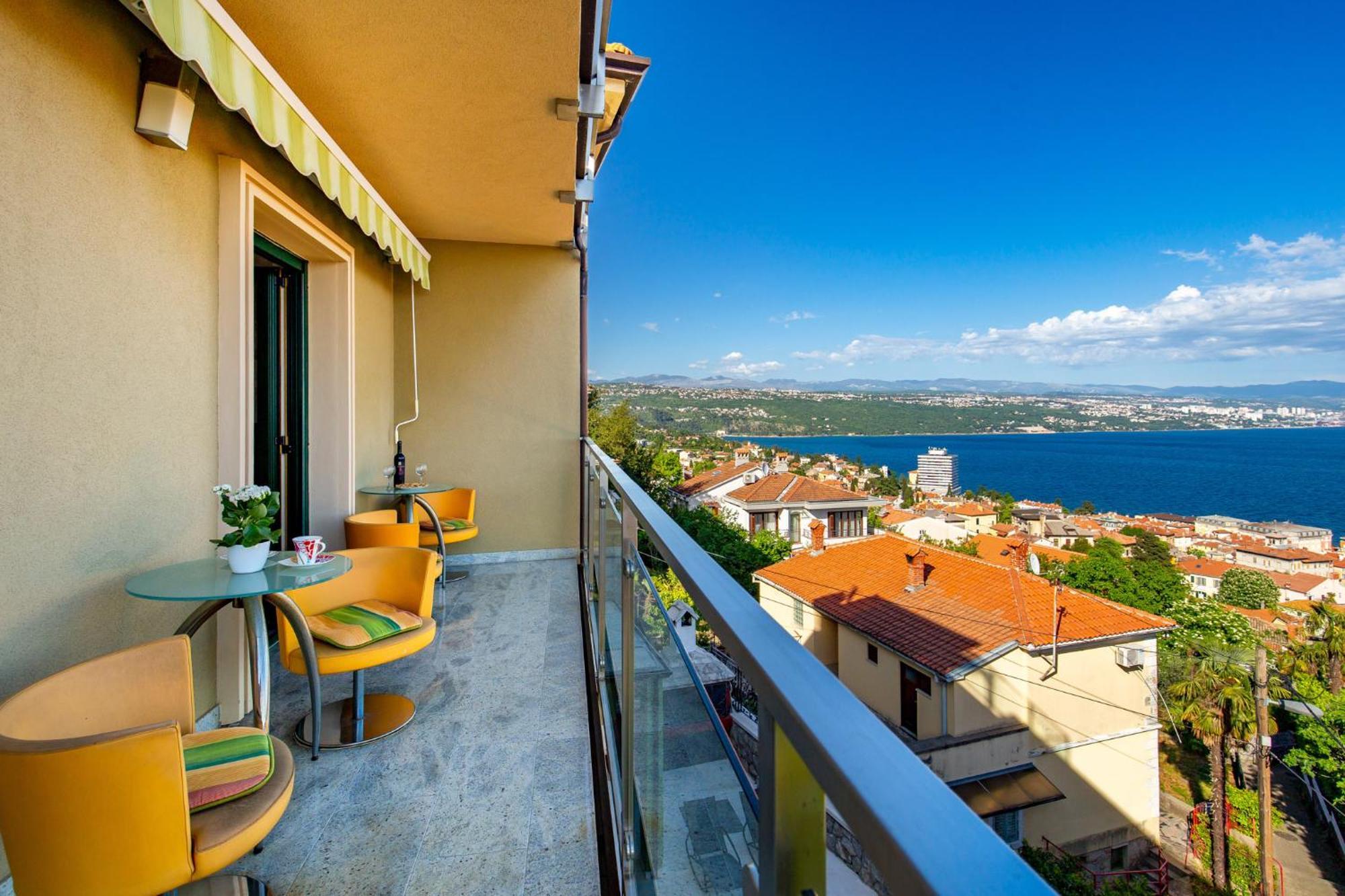 Lux Apartmani Opatija Eksteriør bilde